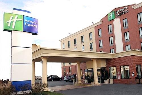 Holiday Inn Express Kennedy Airport Holiday Inn Express Kennedy Airport